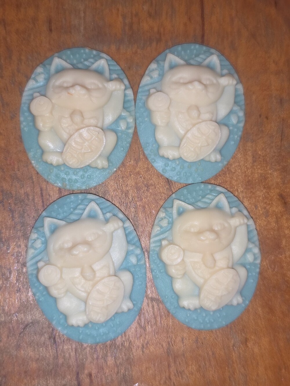 4x Lucky Cat Cameo Cabochons For Jewelry Making / Arts & Crafts